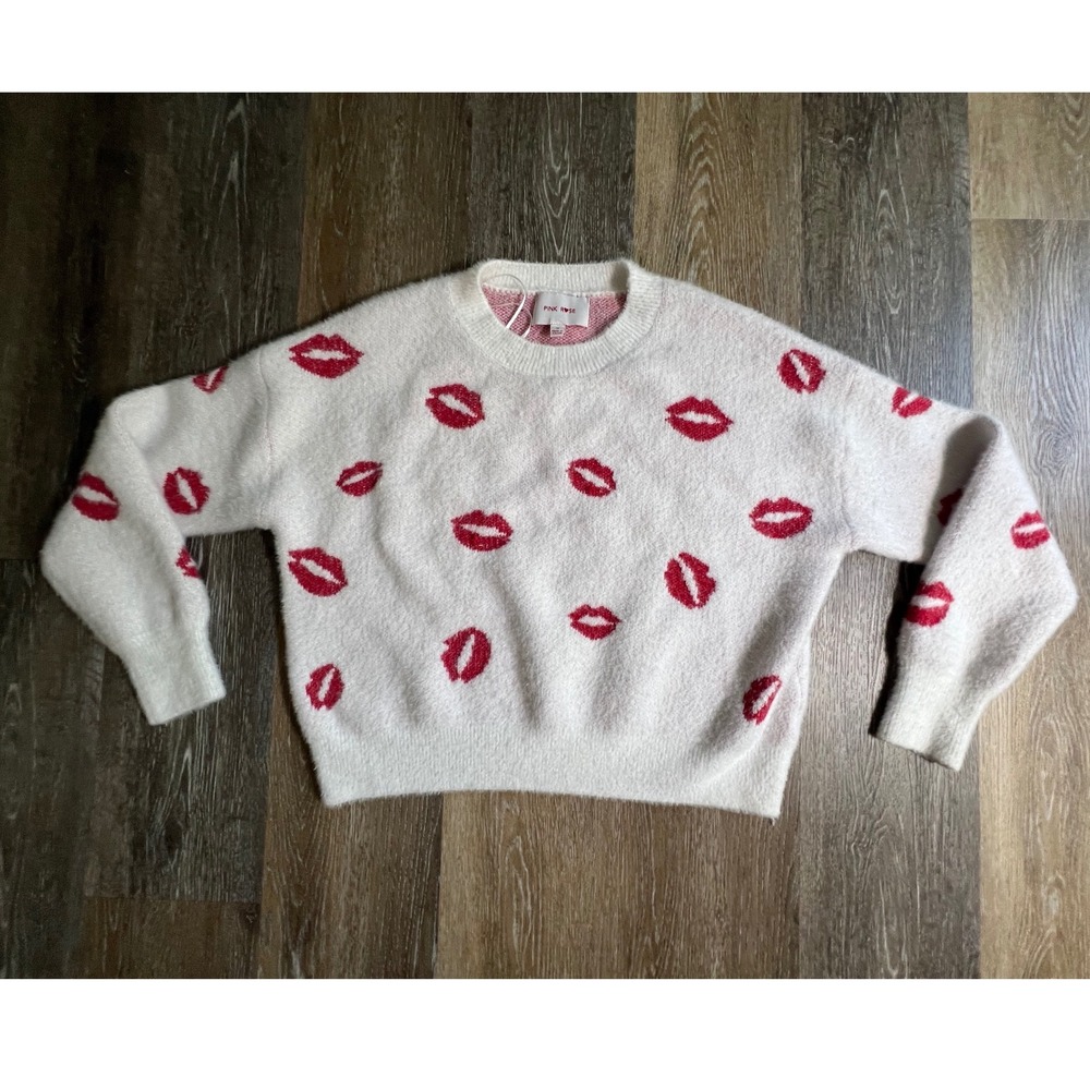 Pink Rose Sweater Women Medium White Red Lips Fuzzy Eyelash Knit Crewneck